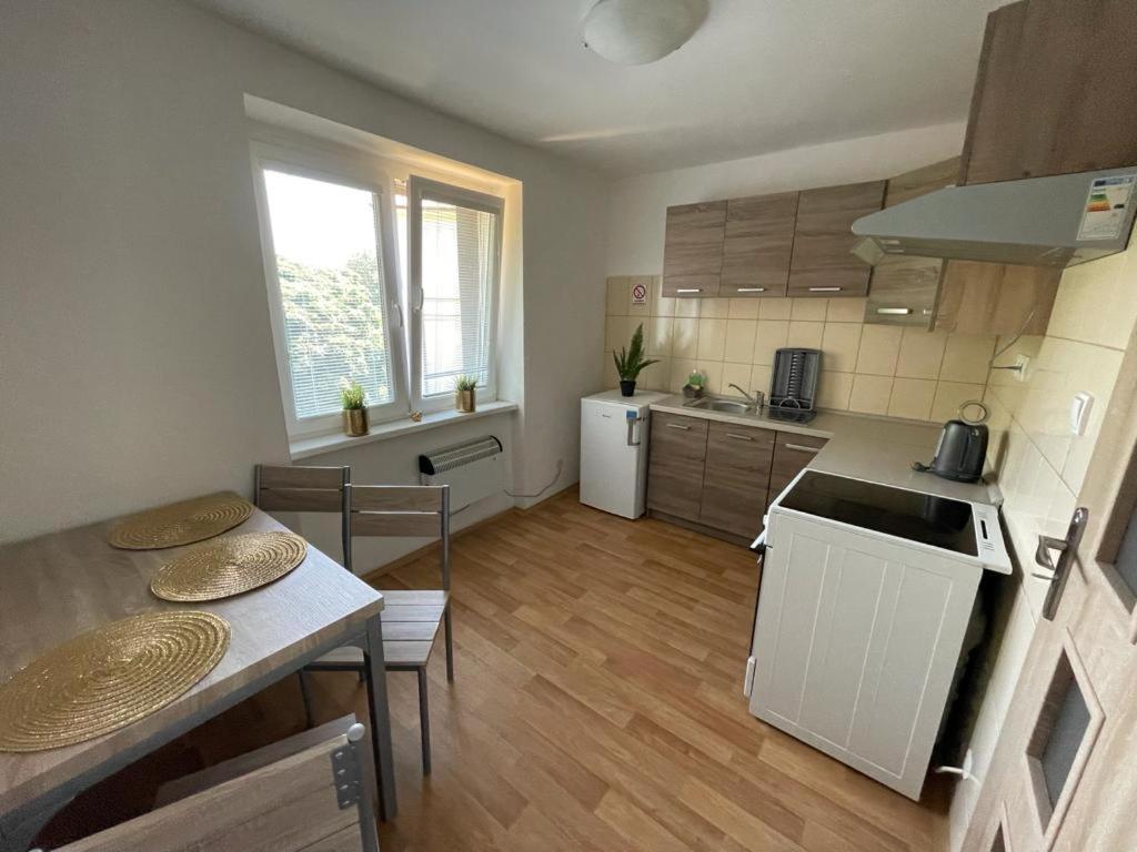 Apartmany - Skolni Хомутов Екстер'єр фото