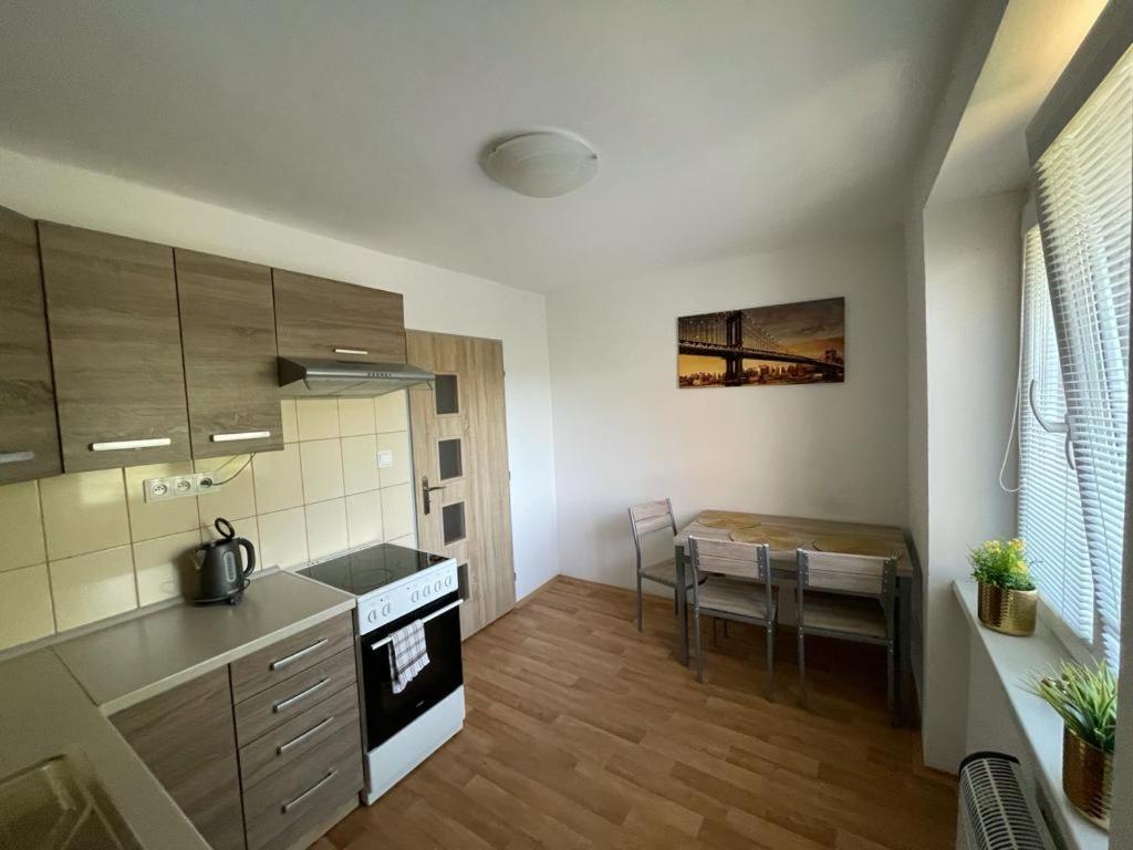 Apartmany - Skolni Хомутов Екстер'єр фото